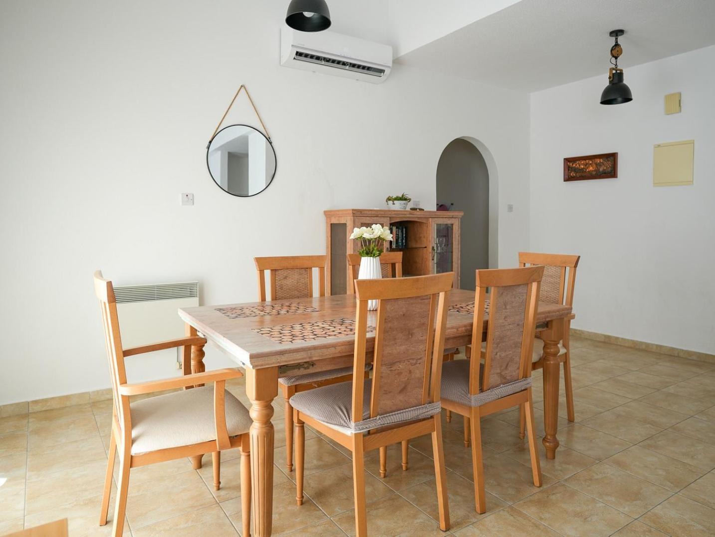 Resitour - Regina Gardens Apartamento Pafos Exterior foto